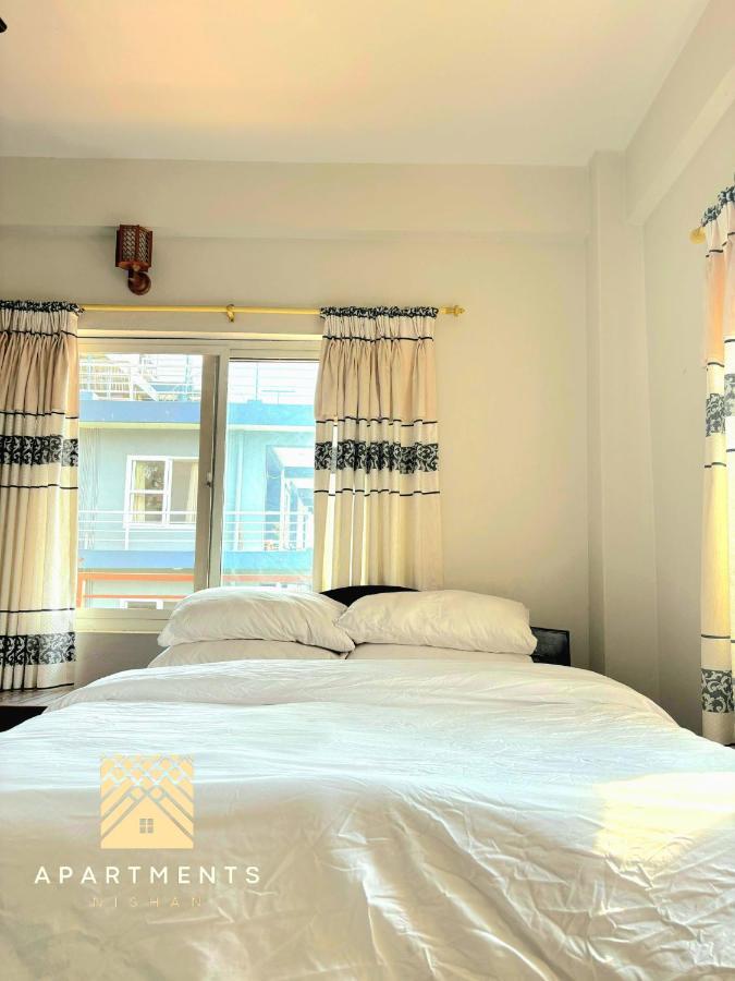 Nishan Apartments -Lakeside Похара Екстериор снимка