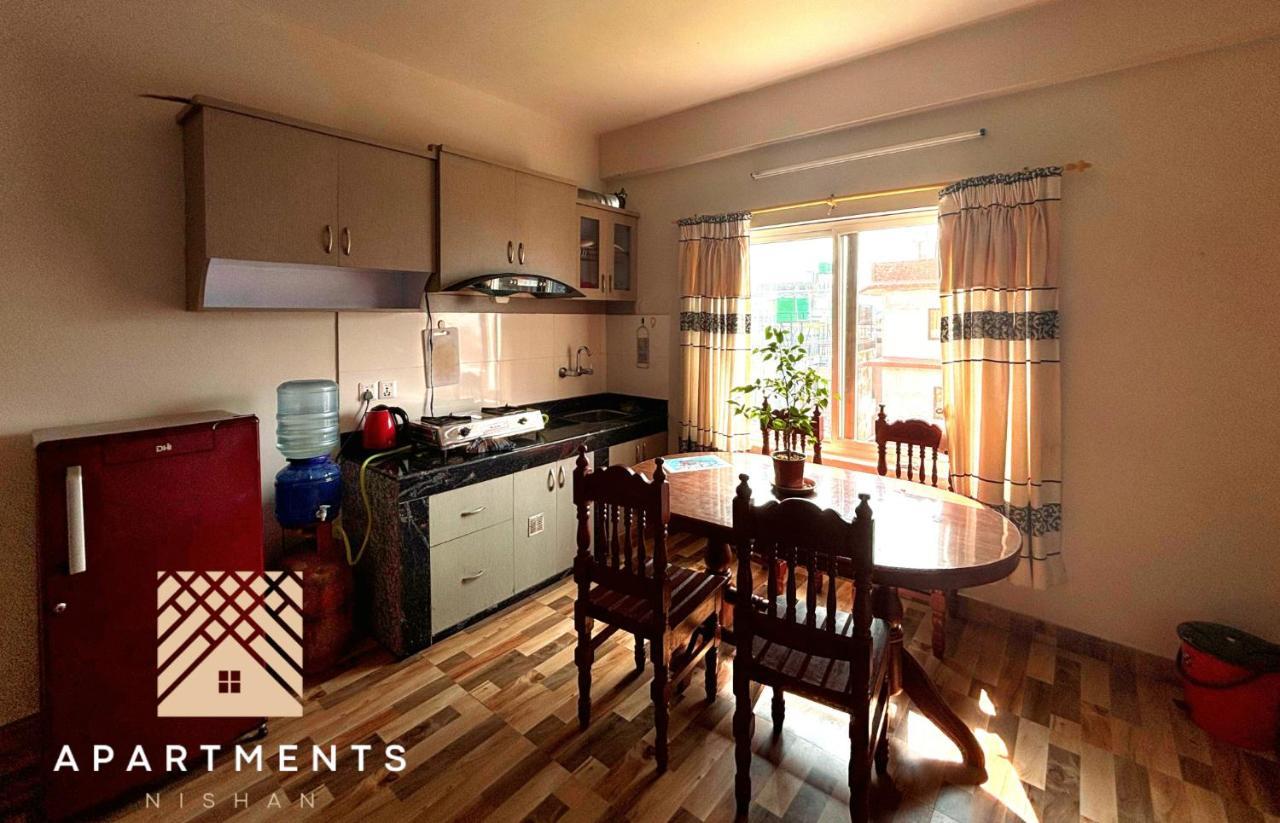 Nishan Apartments -Lakeside Похара Екстериор снимка