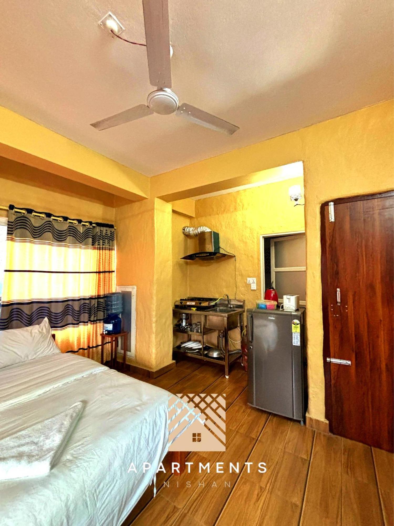 Nishan Apartments -Lakeside Похара Екстериор снимка