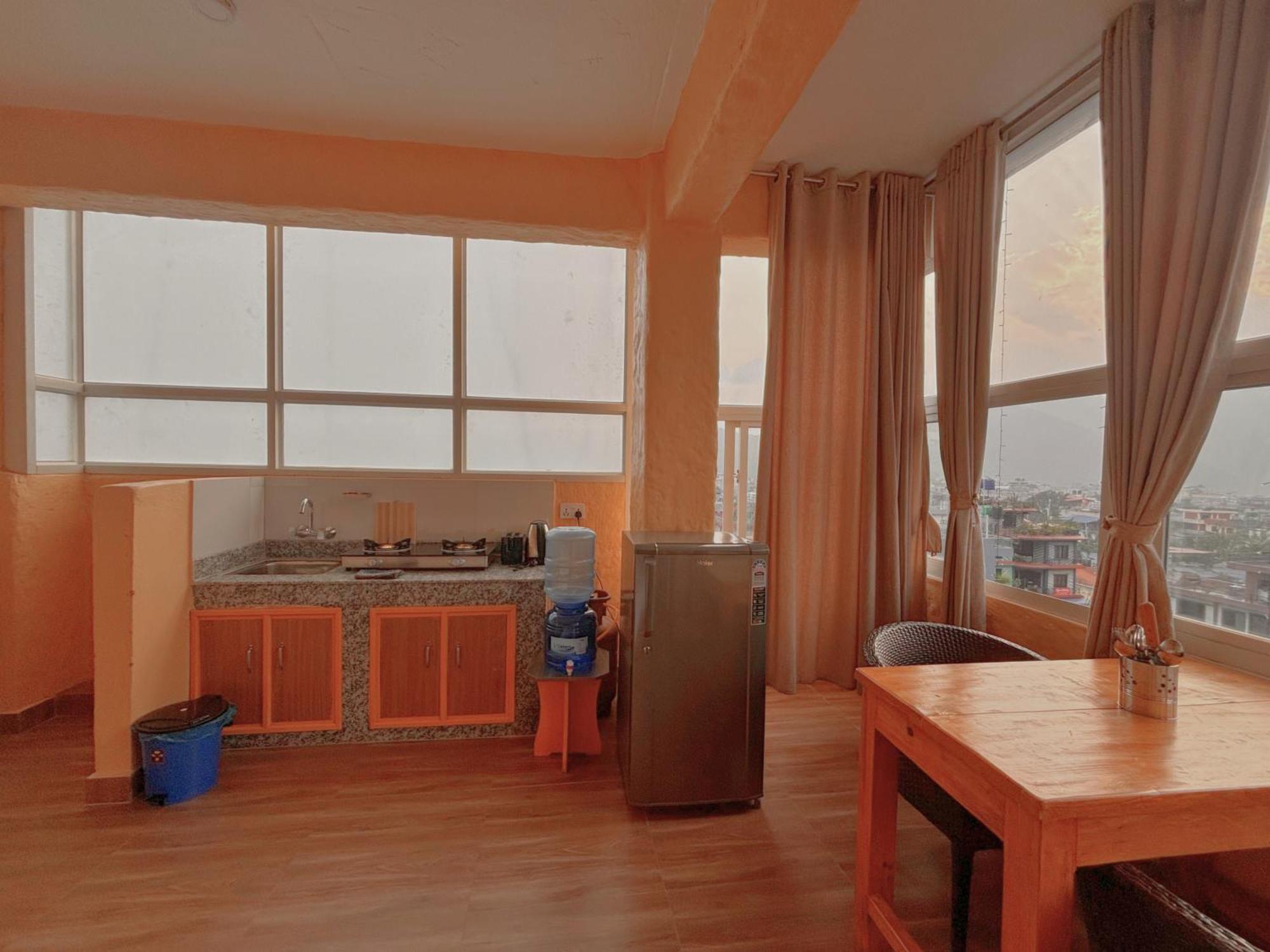 Nishan Apartments -Lakeside Похара Екстериор снимка